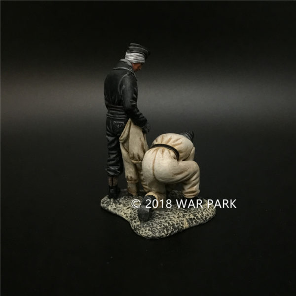 KH037 LSSAH tank crew dressing winter clothes - Image 4