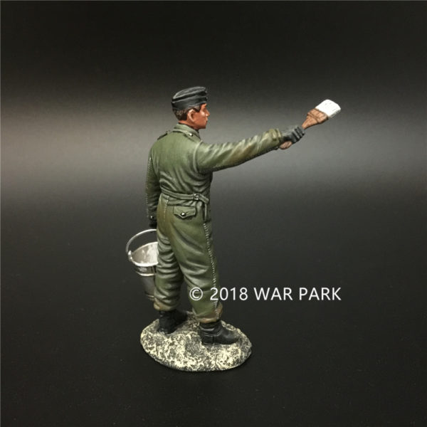 KH040 LSSAH tank crew painting winter camouflage B - Image 3