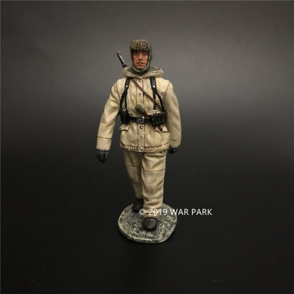 KH073 German Soldier is Marching with 98k B