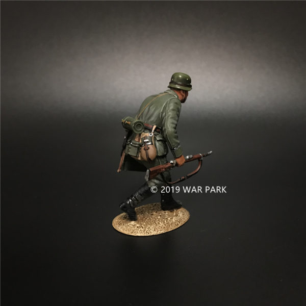 KU015 Groß deutschland Soldier Stealthing with MG34 Ammo - Image 4