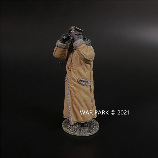 KH086 German Officer A in Winter Coat - Image 2