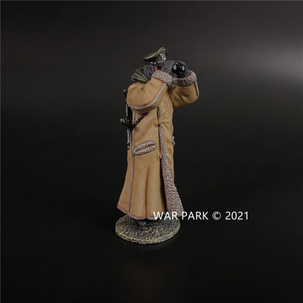 KH086 German Officer A in Winter Coat - Image 3