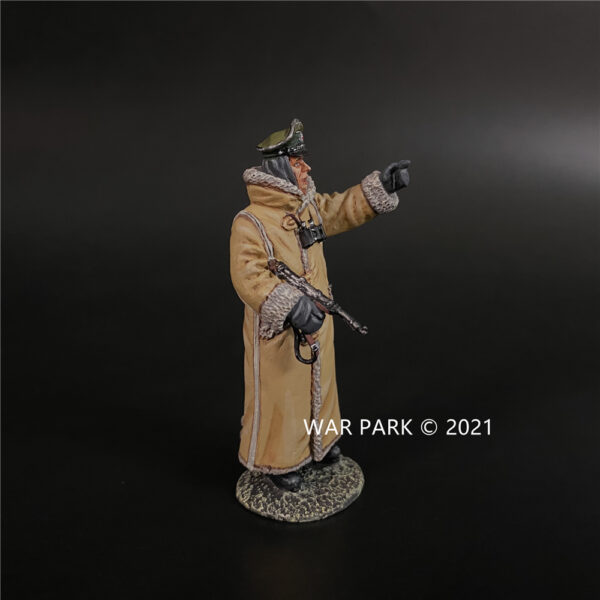 KH087 German Officer B in Winter Coat - Image 2