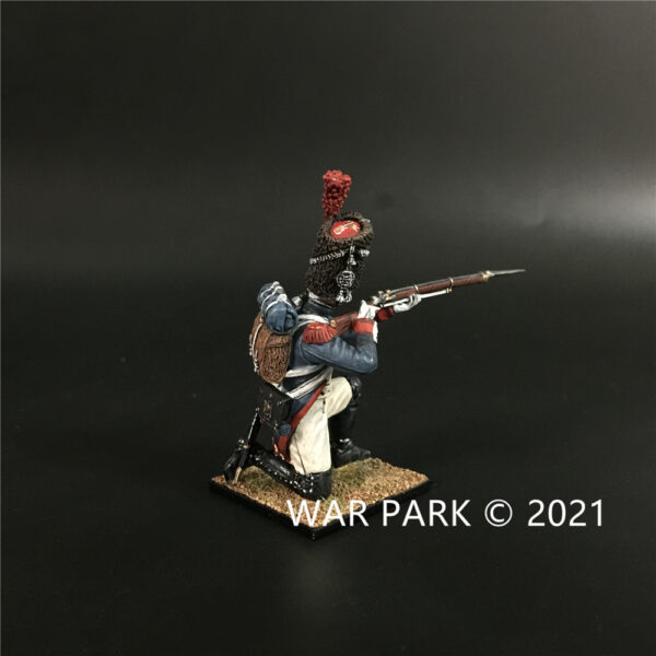 NP009 Old Guard Grenadier Kneeling Firing - Image 4