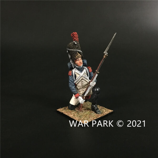 NP010 Old Guard Grenadier Kneeling Ready