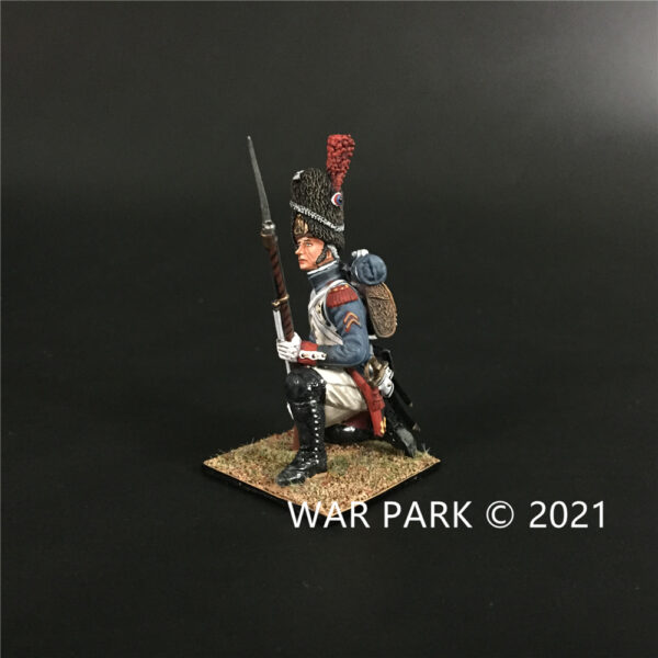 NP010 Old Guard Grenadier Kneeling Ready - Image 4