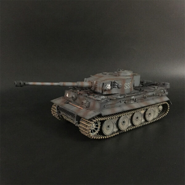 AX013 Tiger I No.S33 the 8./SS-Panzer-Regiment 2 in Russia 1943 - Image 3