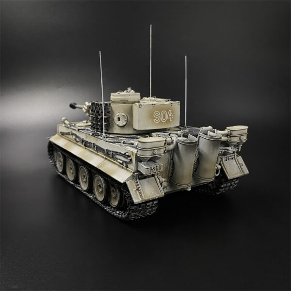 AX018 S04 Wittmann's Command Tiger Tank - Image 6