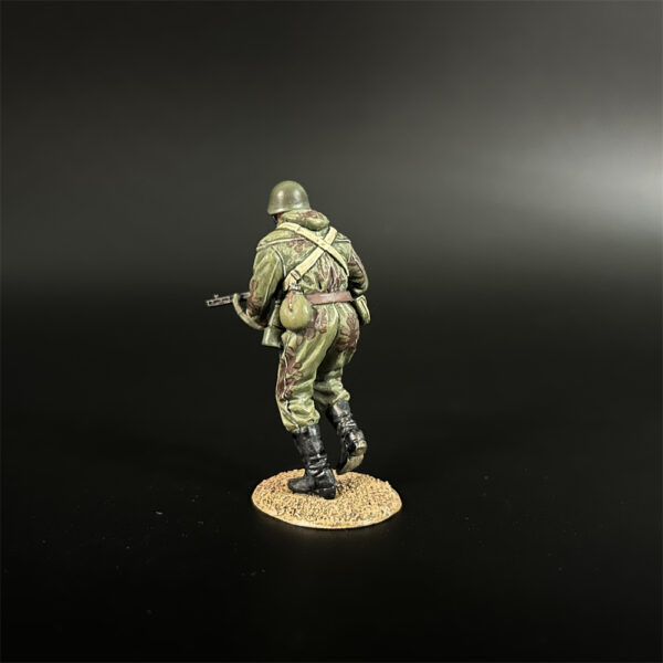 RA002 Red Army Assault Engineer Charging - Image 2