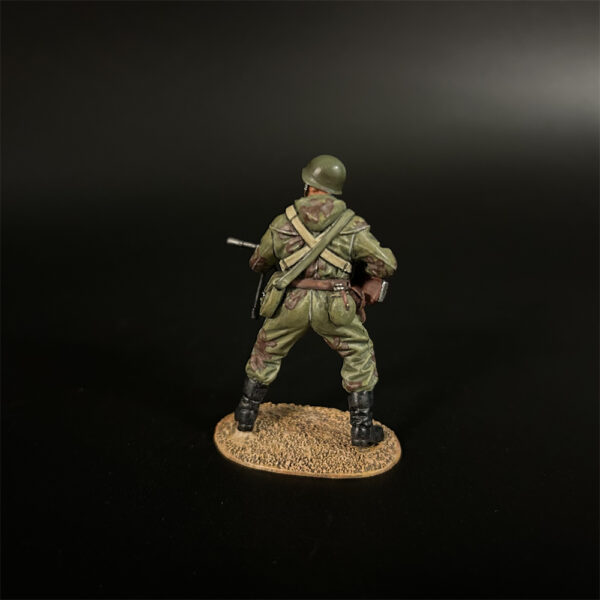 RA005 Red Army Assault Engineer With DP Machine Gun - Image 3