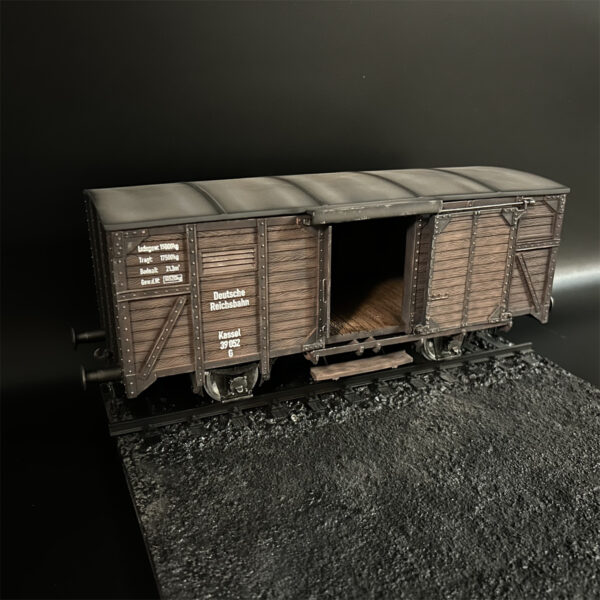 AX030 German Railway Covered G10 Wagon - Image 2