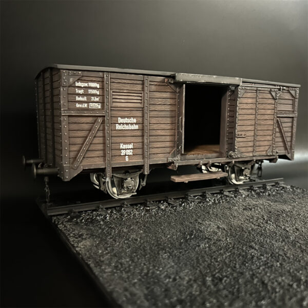 AX030 German Railway Covered G10 Wagon