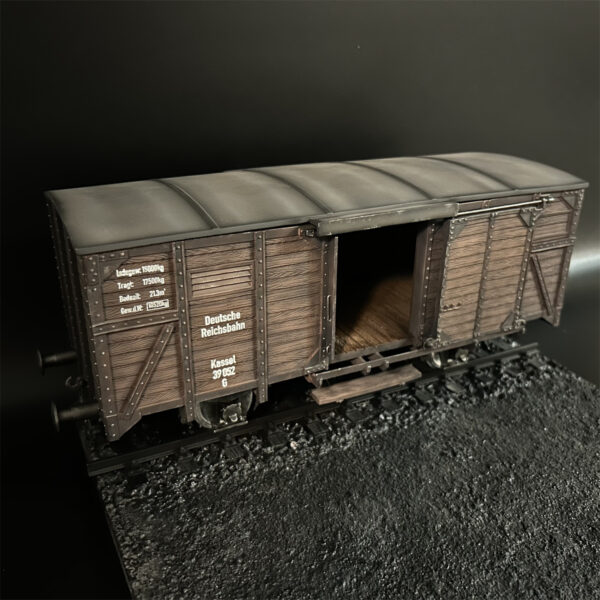 AX030 German Railway Covered G10 Wagon - Image 5