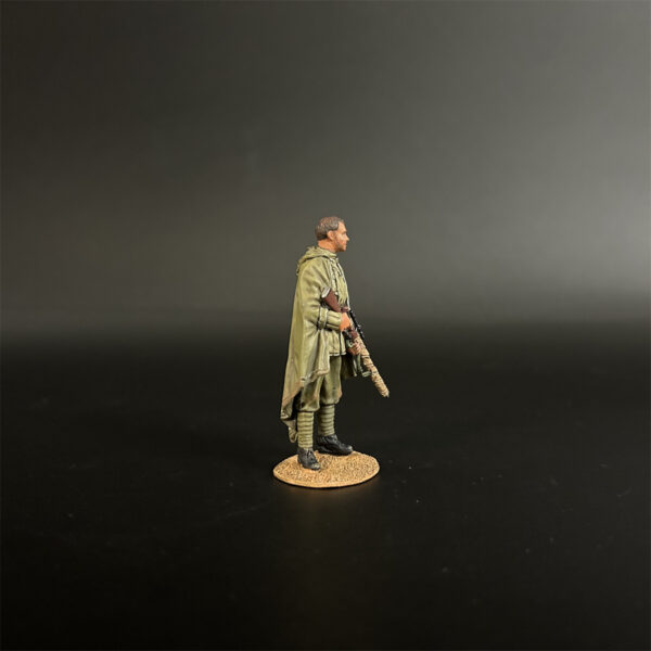 RA009 Red Army Sniper Vassili Wearing a Cloak - Image 6