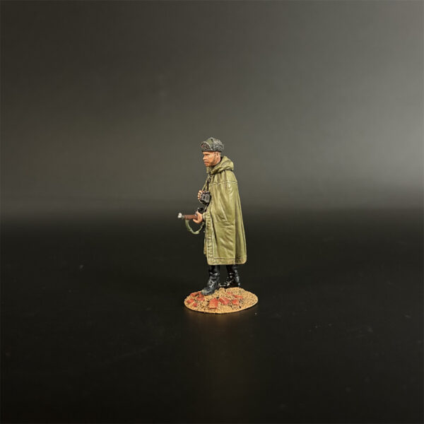 RA010 Red Army Sniper Koulikov Wearing a Cloak - Image 6