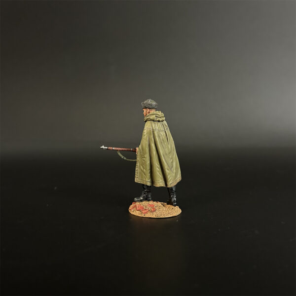 RA010 Red Army Sniper Koulikov Wearing a Cloak - Image 5