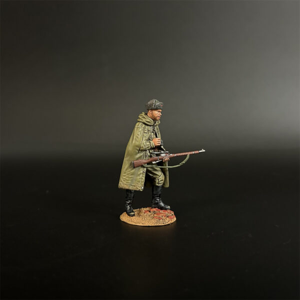 RA010 Red Army Sniper Koulikov Wearing a Cloak - Image 3