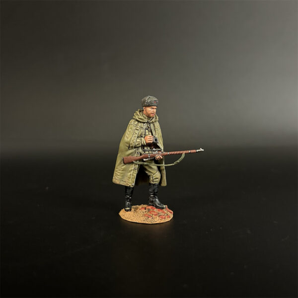 RA010 Red Army Sniper Koulikov Wearing a Cloak