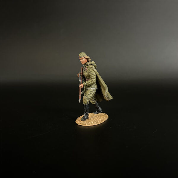 RA011 Red Army Woman Sniper Wearing a Cloak - Image 4