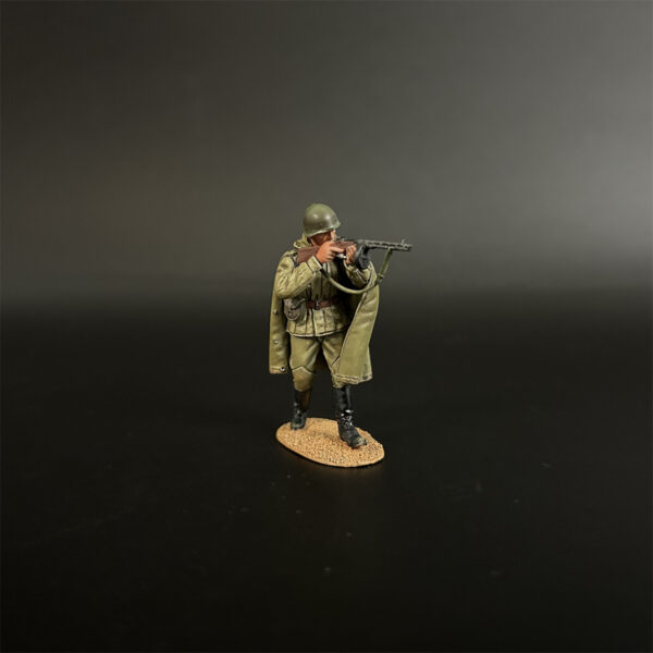 RA012 Red Army Machine Gunner Wearing a Cloak