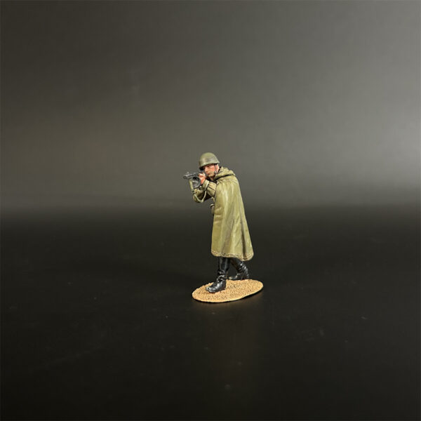 RA012 Red Army Machine Gunner Wearing a Cloak - Image 3