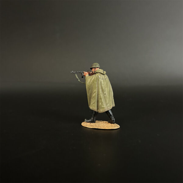 RA012 Red Army Machine Gunner Wearing a Cloak - Image 5