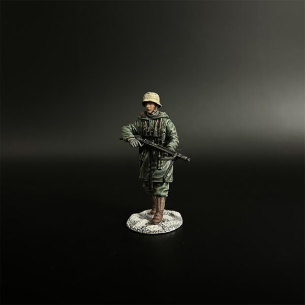 KH092 LSSAH MG42 Gunner Marching in Green Coat - Image 4