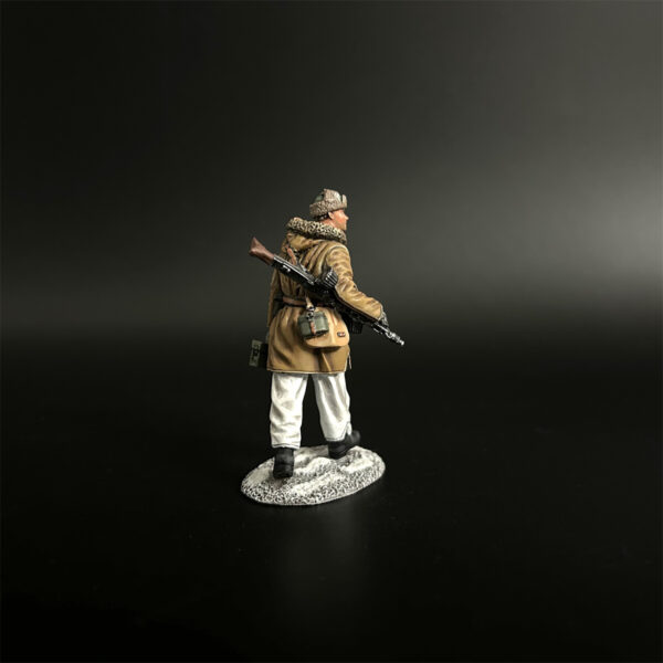 KH095 LSSAH MG42 Gunner Marching in Yellow Coat - Image 5