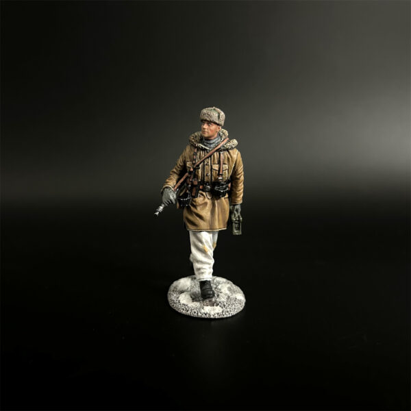 KH095 LSSAH MG42 Gunner Marching in Yellow Coat