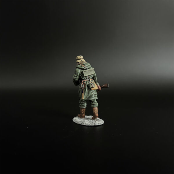 KH096 LSSAH Rifleman Marching in Helmet with Windproof Glasses - Image 4