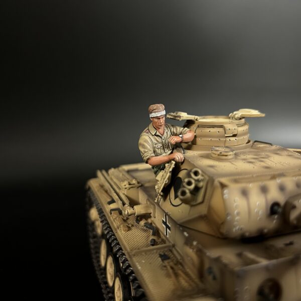 AK003 DAK Panzer III Tank Crew with Head Bandage