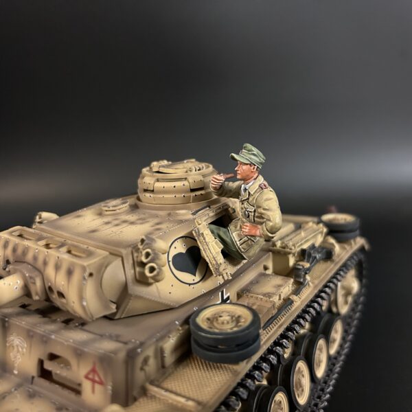 AK004 DAK Panzer III Tank Crew Smoking Pipe - Image 2