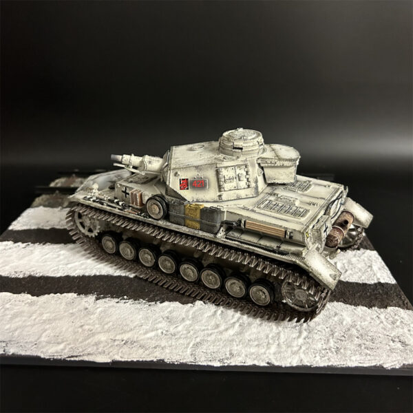 AX034 Winter Panzer IV F1 with Red Devil - Image 7