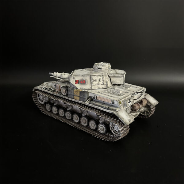 AX034 Winter Panzer IV F1 with Red Devil - Image 2