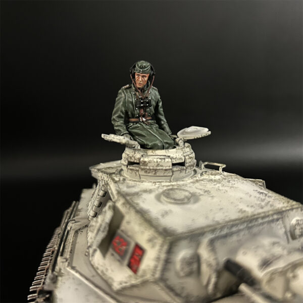 KH104 Winter Tank Crew A on Panzer IV