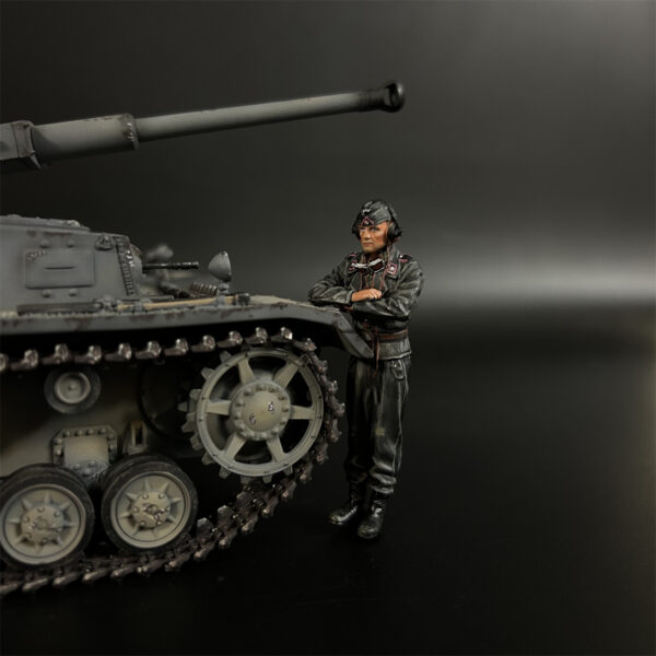 KU135 Wehrmacht Panzer Crew Driver for Panzer IV & Tiger Tank - Image 2