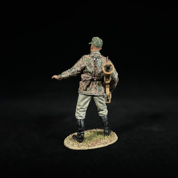 NO024 Waffen-SS Panzerschreck Main Shooter - Image 3