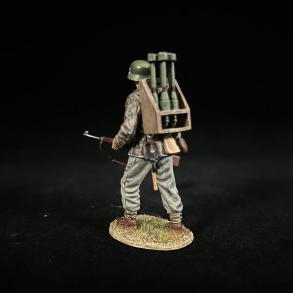 NO025 Waffen-SS Panzerschreck Secondary Shooter - Image 2