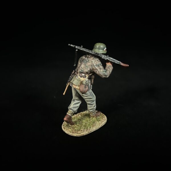 NO026 Waffen-SS MG42 Machine Gunner Bend Forward - Image 2