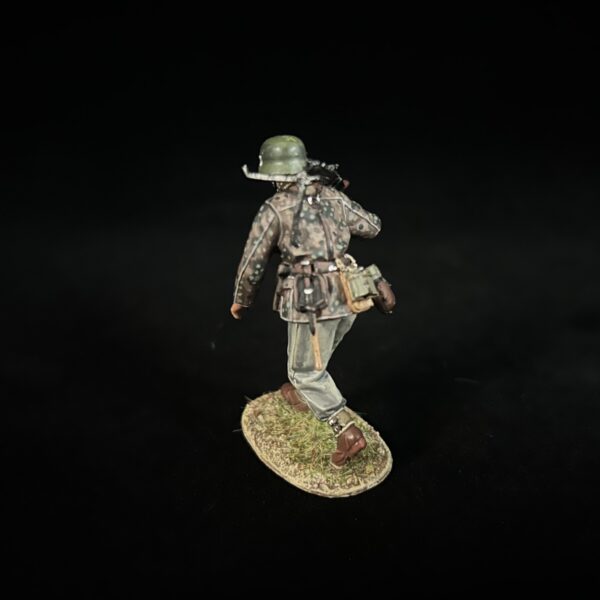 NO026 Waffen-SS MG42 Machine Gunner Bend Forward - Image 3