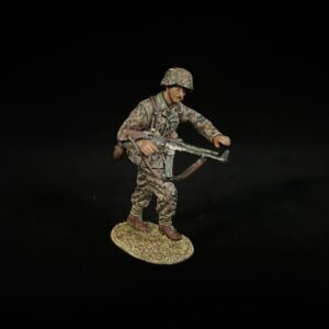 NO031 Waffen-SS STG44 Gunner Charging