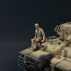 AK024 DAK Tiger Tank Crew B